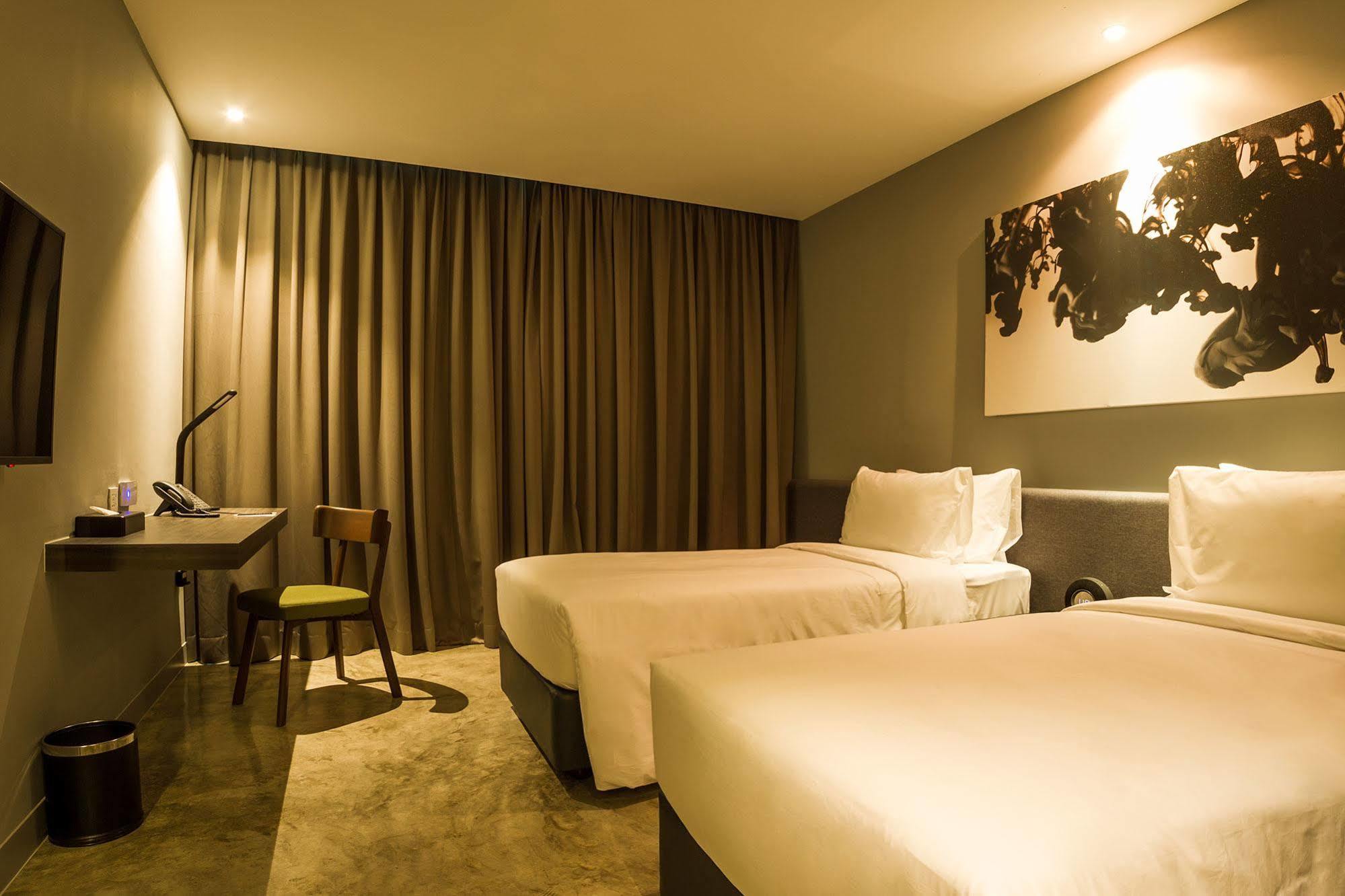 Zazz Urban Bangkok Hotell Exteriör bild